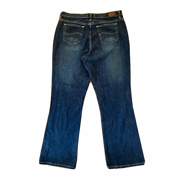 Lee Relaxed Bootcut Jeans Women’s Size 16 Medium Blue Denim - Picture 2 of 6